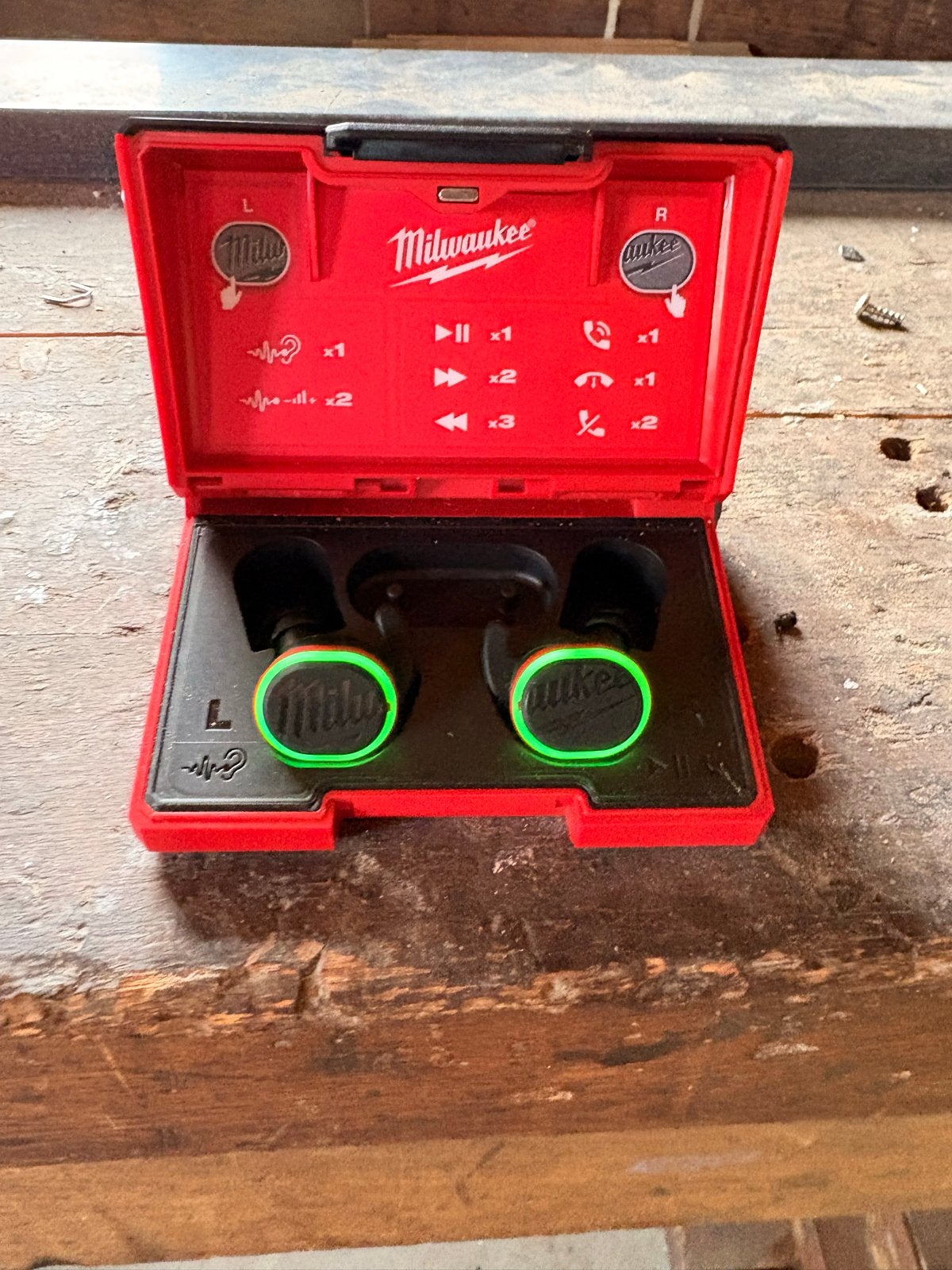 Milwaukee L4 RLEPB oordopjes met Bluetooth en gehoorbescherm, Ophalen, Zo goed als nieuw