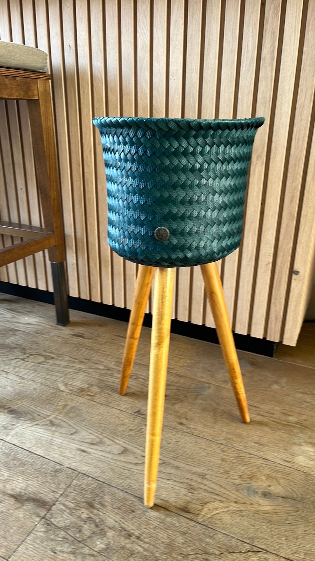 Plantenstandaard van Handed By hoog model, Ophalen, Kunststof, Gebruikt, Minder dan 30 cm