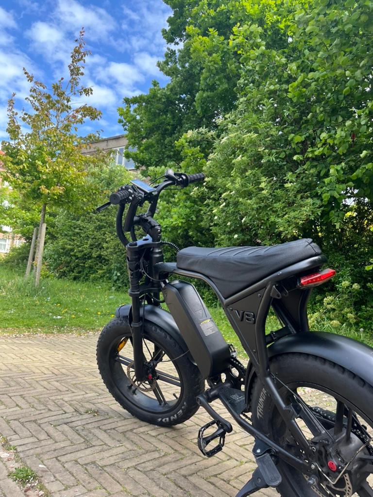 Ouxi v8 3.0, Zo goed als nieuw, Minder dan 47 cm, 30 tot 50 km per accu, Ophalen