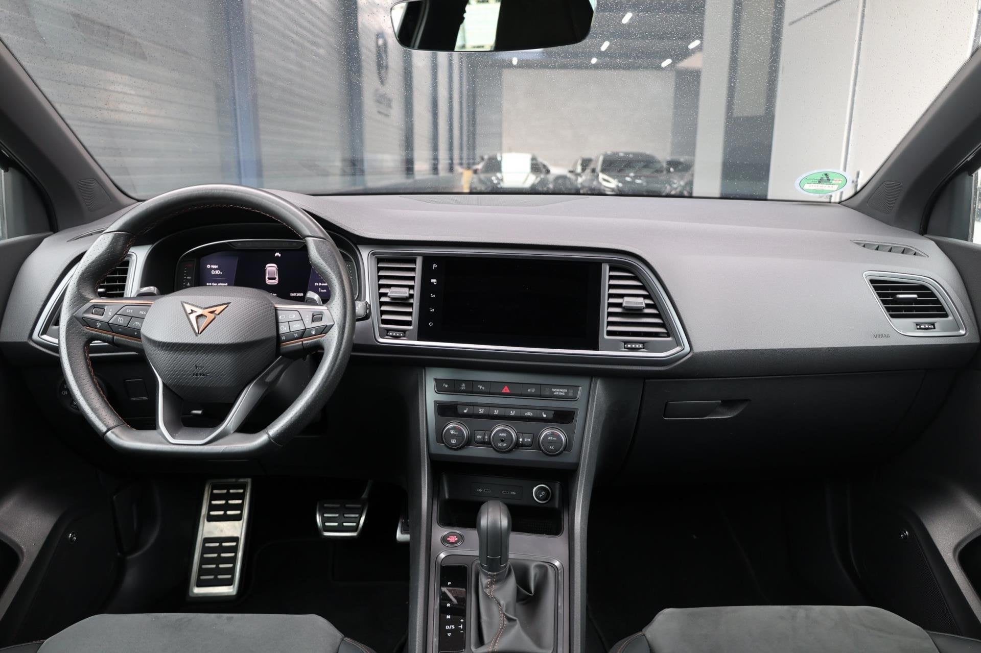 Cupra Ateca 2.0 TSI 4DRIVE 300+PK FACELIFT/VIRTUAL/SFEER/BEA, Auto's, Automaat, Dealer onderhouden, Gebruikt, Euro 6