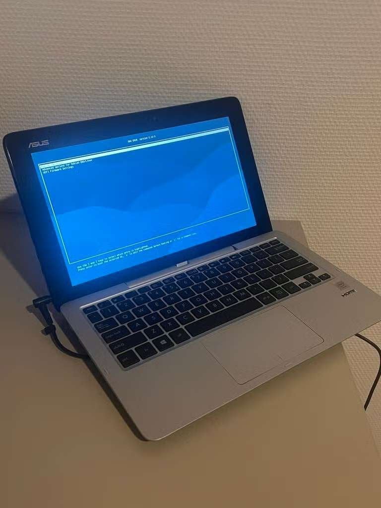 Tablet Asus T200TA, Gebruikt, Qwerty, Intel Atom, 32 GB