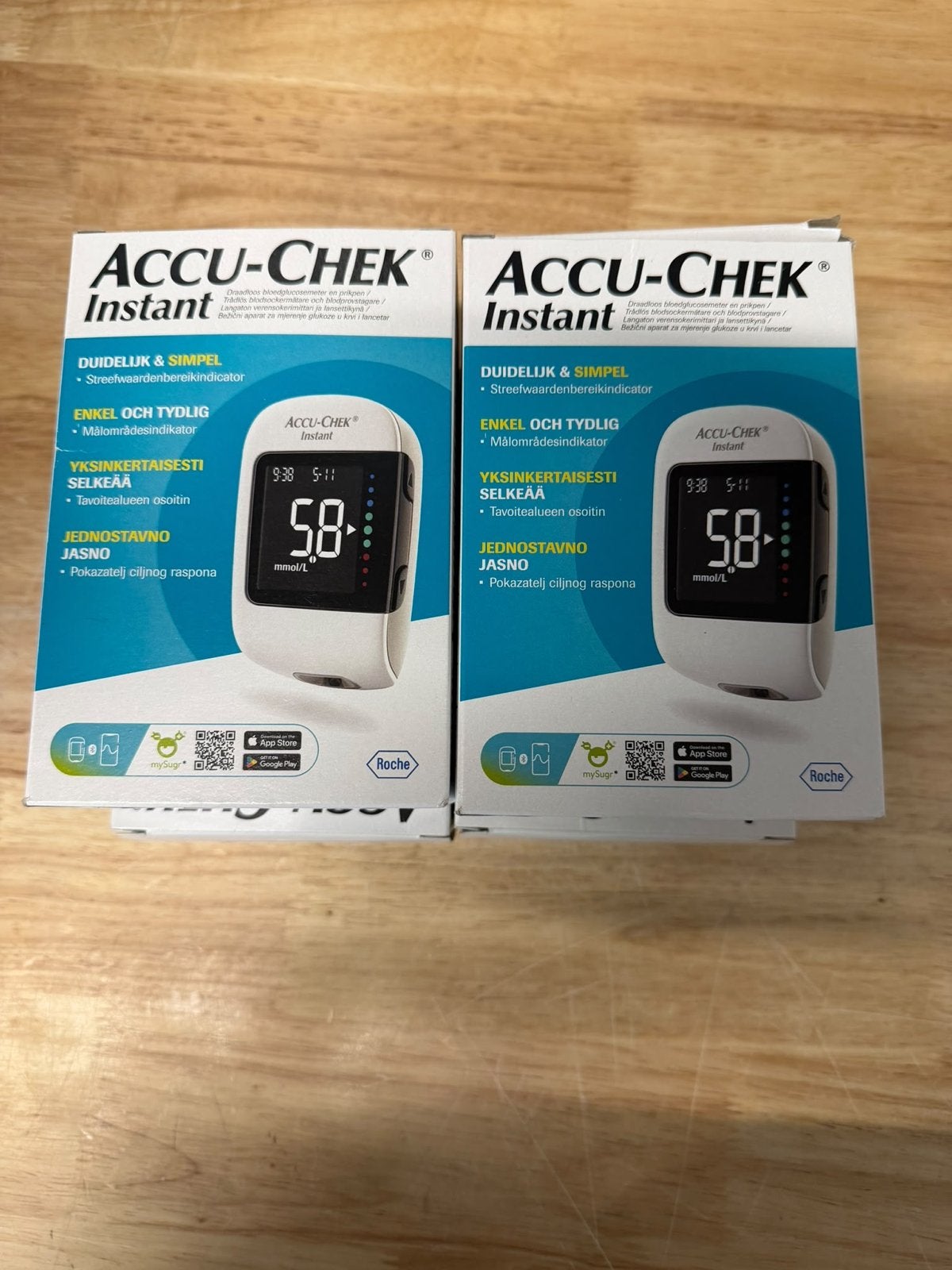 Accu-Chek Instant Bloedglucosemeter + prikpen + tas(4 stuks), Ophalen of Verzenden, Nieuw, Overige typen