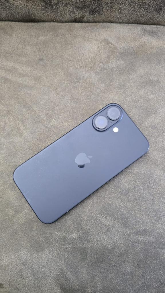Iphone 16, Zwart, IPhone 16, Ophalen of Verzenden, 87 %