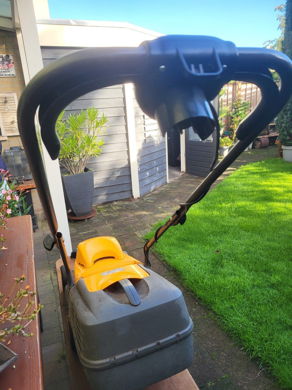 Praxis 320H1000W Elektrische Grasmaaier, Ophalen, Cirkelmaaier, Gebruikt, Elektrische grasmaaier