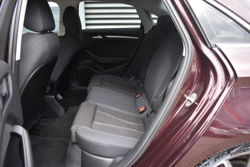 Audi A3 1.4 TFSI AMBIT. PRO LINE + / 19 INCH / PDC, Gebruikt, Euro 6, Handgeschakeld, Sedan
