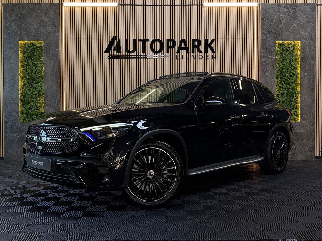 Mercedes-Benz GLC-klasse 200 4MATIC AMG Line PANO|HuD|360CAM, Automaat, Gebruikt, 4 cilinders, Zwart