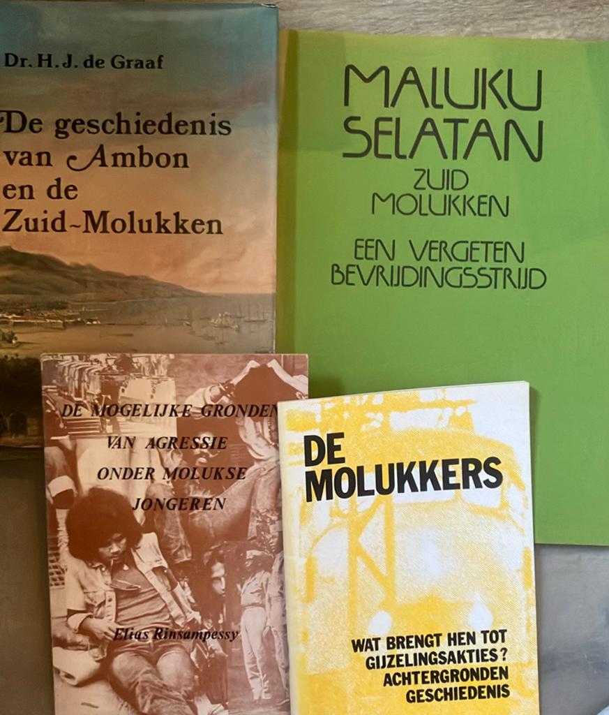 Molukken / Molukse acties — 4 titels, Ophalen of Verzenden, Gelezen