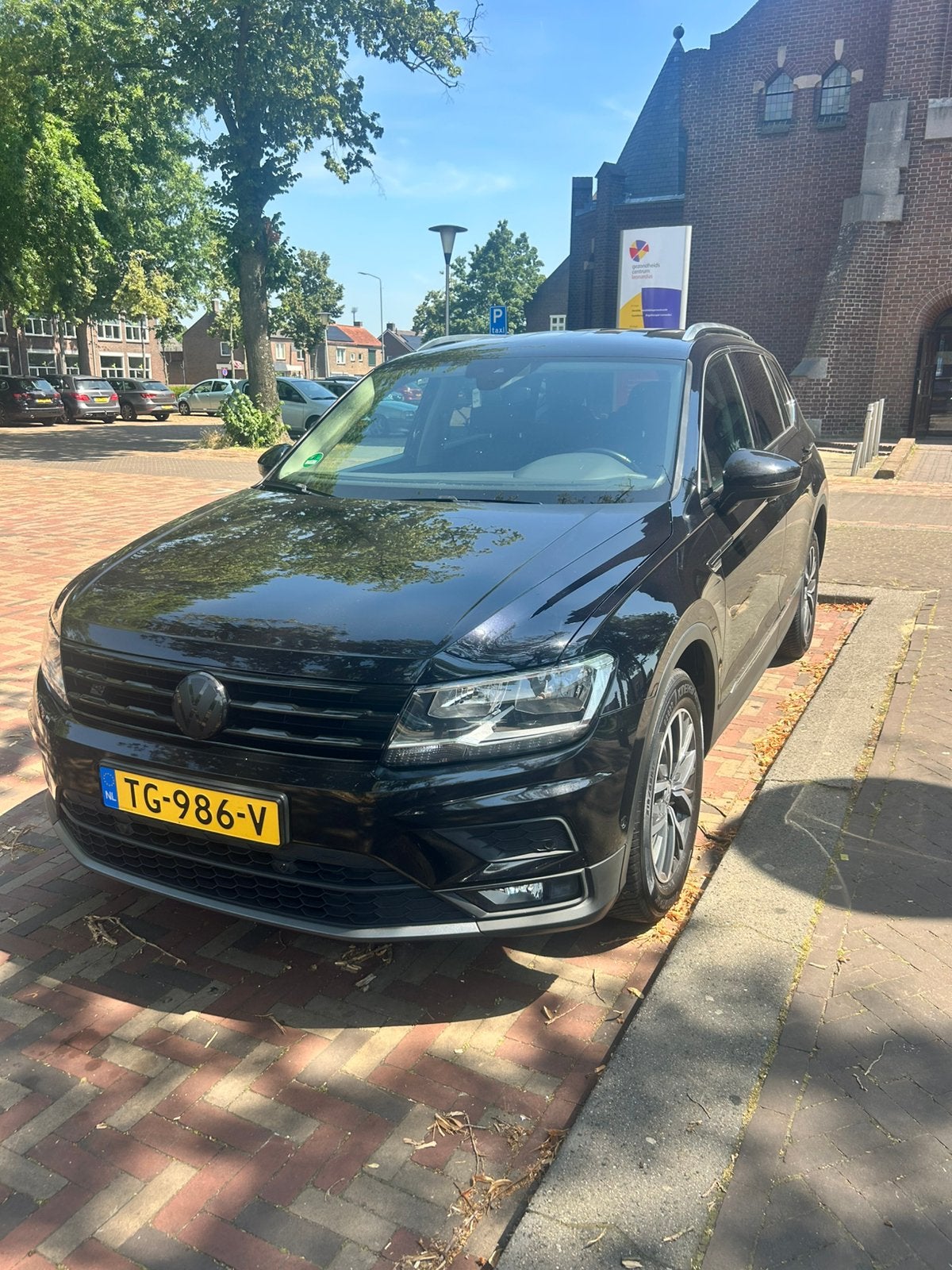 Volkswagen Tiguan 1.4 TSI 150pk 6-DSG 2018 Zwart, 1800 kg, 4 cilinders, 7 stoelen, Zwart