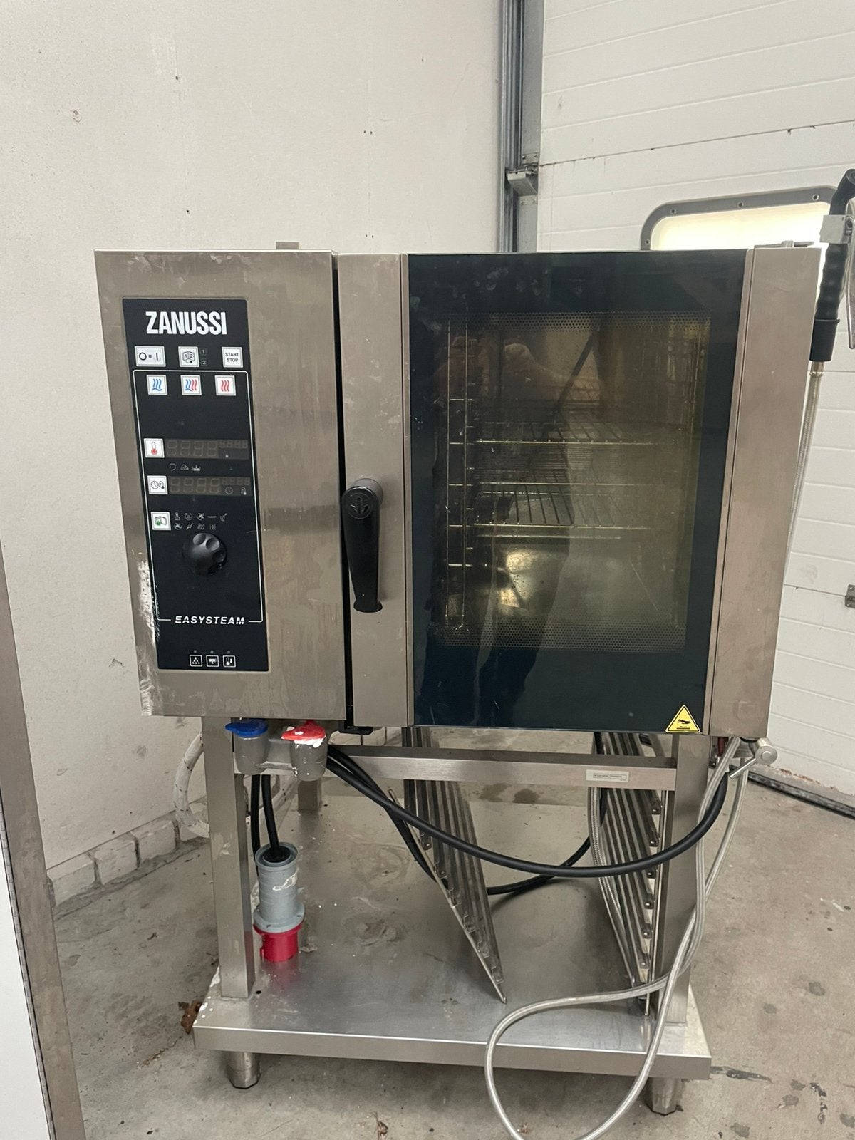 Zanusssi stoomoven    Rvs tafel en kast, Ophalen, Ovens, Magnetrons en Steamers