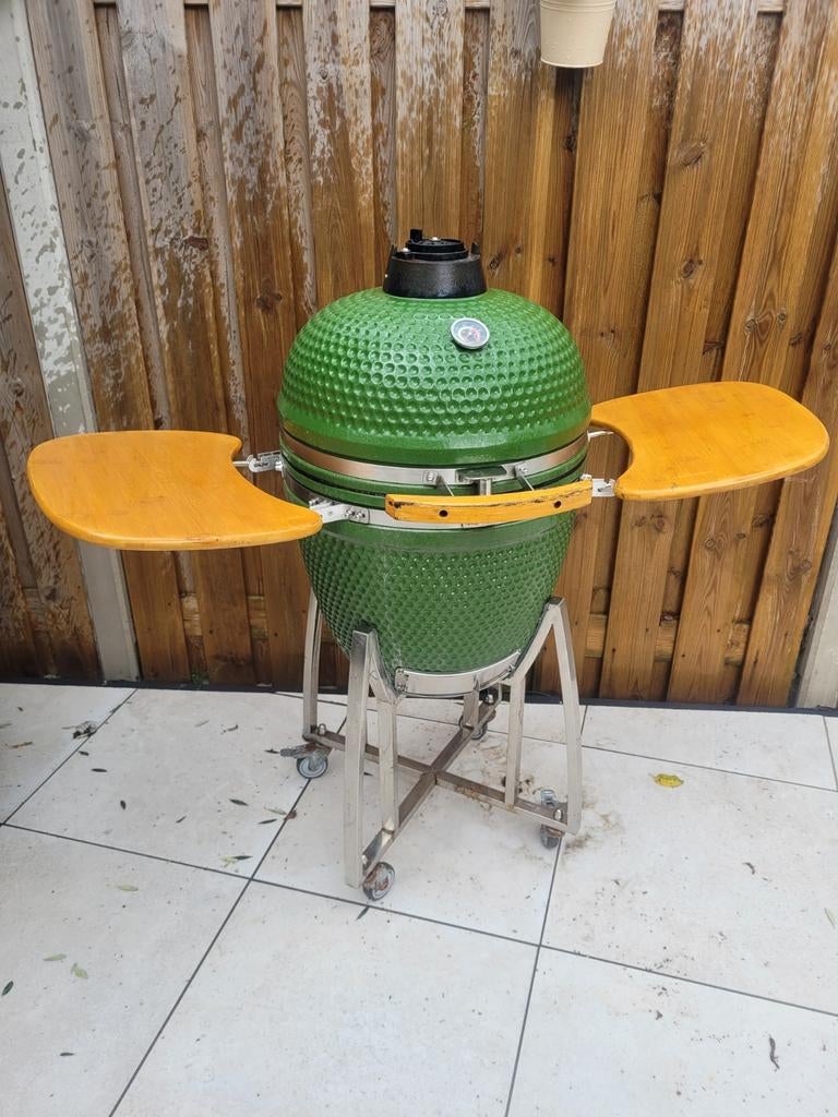 Kamado BBQ Groen met Zijtafels en Onderstel, Ophalen, Gebruikt, Onbekend, Met accessoires
