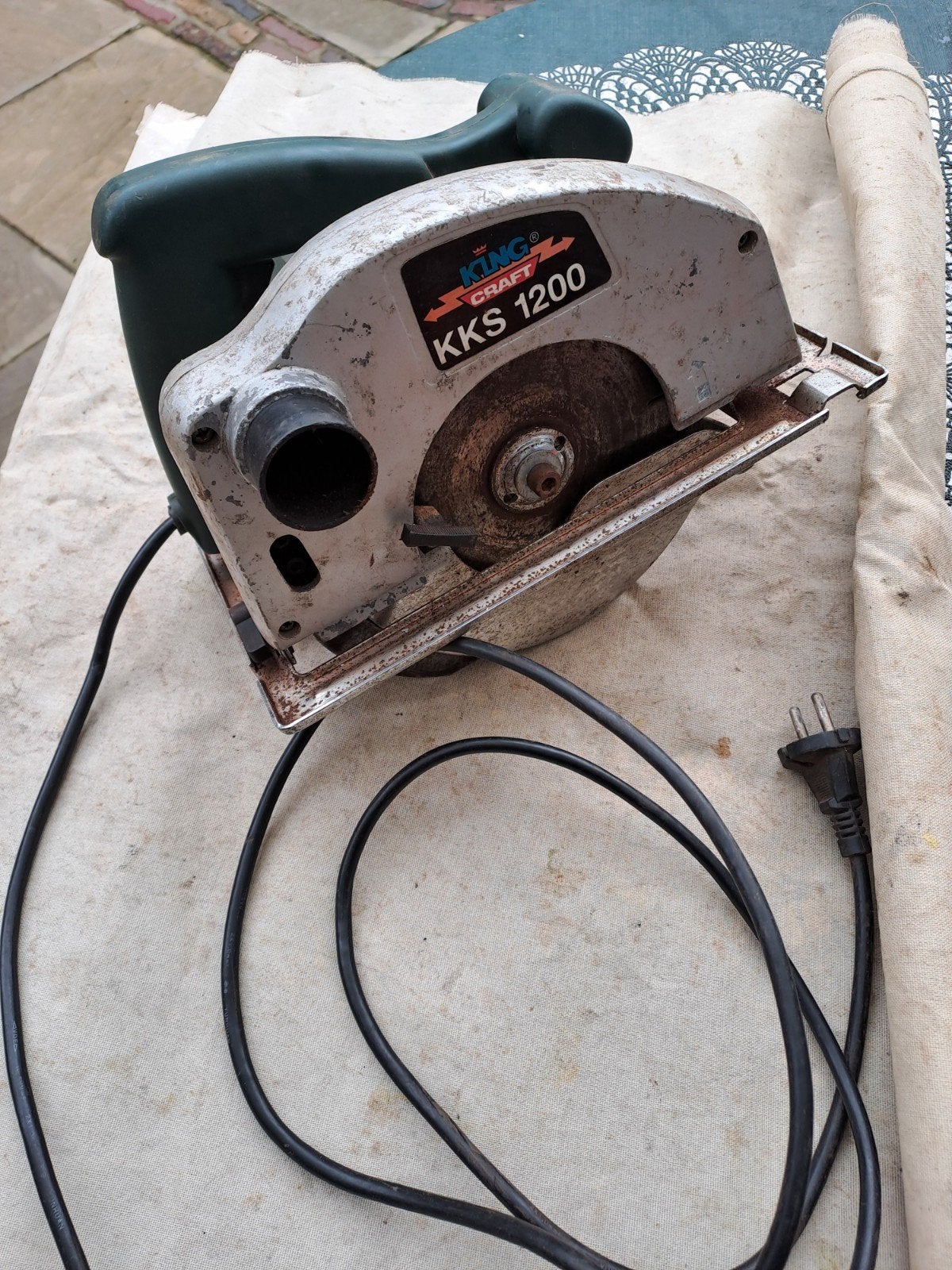 te koop een cirkel zaag  1200 watt ingst, Doe-het-zelf en Verbouw, Gereedschap | Zaagmachines, Ophalen of Verzenden, 1200 watt of meer
