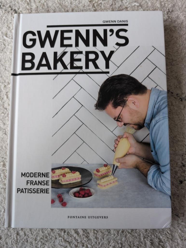 Gwenn's Bakery, Ophalen of Verzenden, Zo goed als nieuw, Gwenn Danis, Taart, Gebak en Desserts
