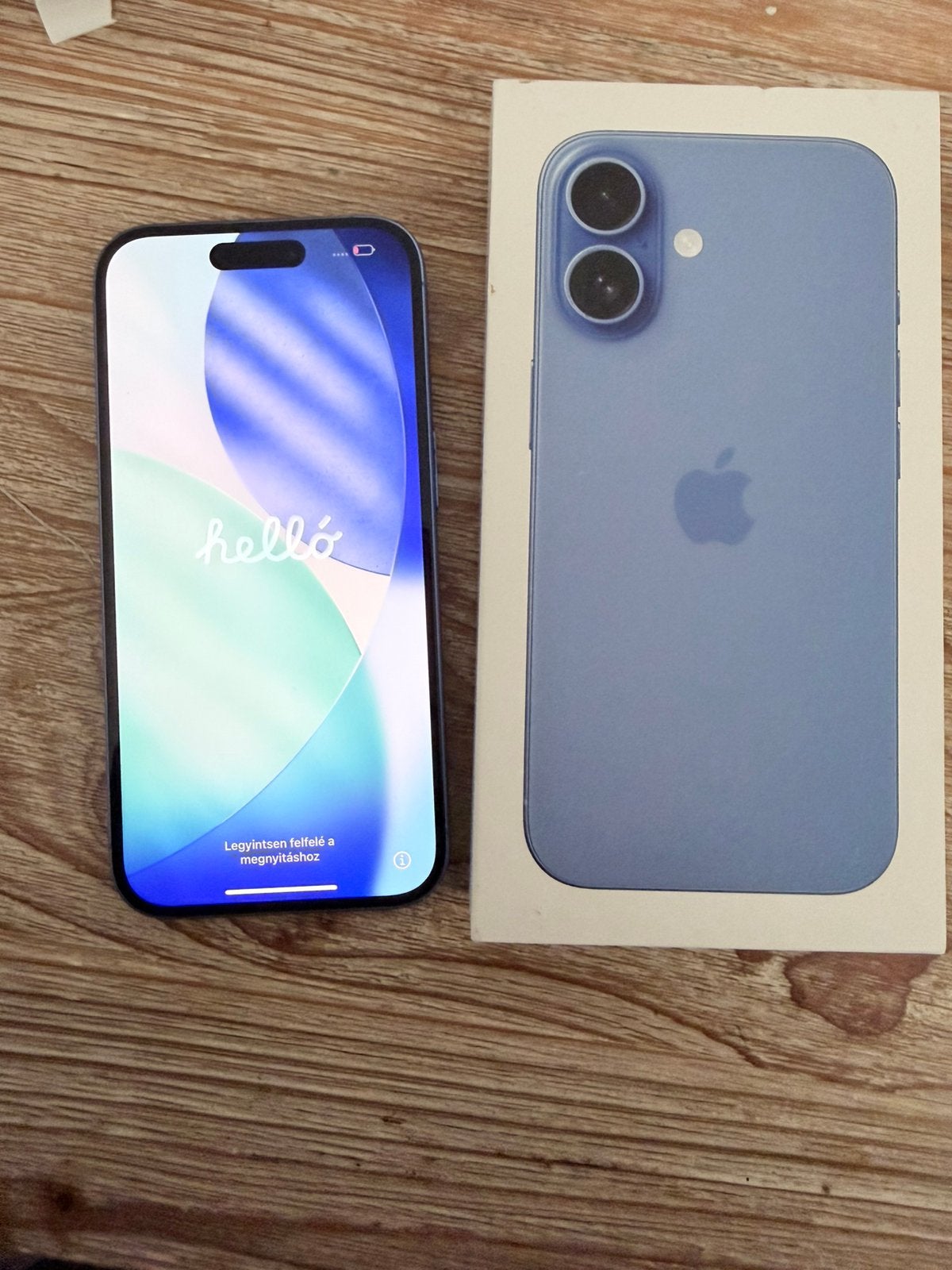 Blauwe Iphone 16 128GB goede staat