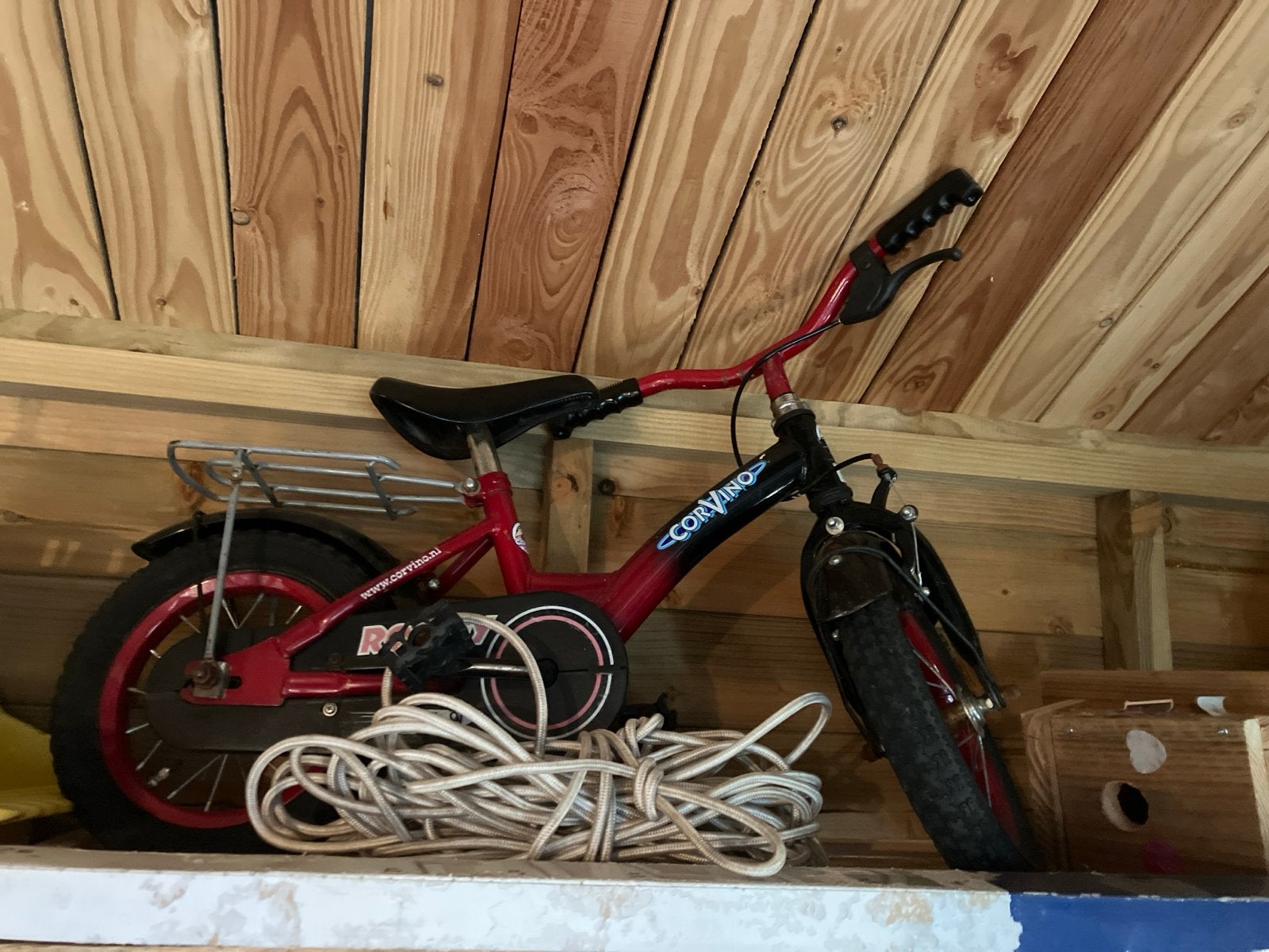 Gratis ophalen: Kinderfiets Corvino Rocket 16 inch, Fietsen en Brommers, Fietsen | Kinderfietsjes, Ophalen, Terugtraprem, Zijwieltjes