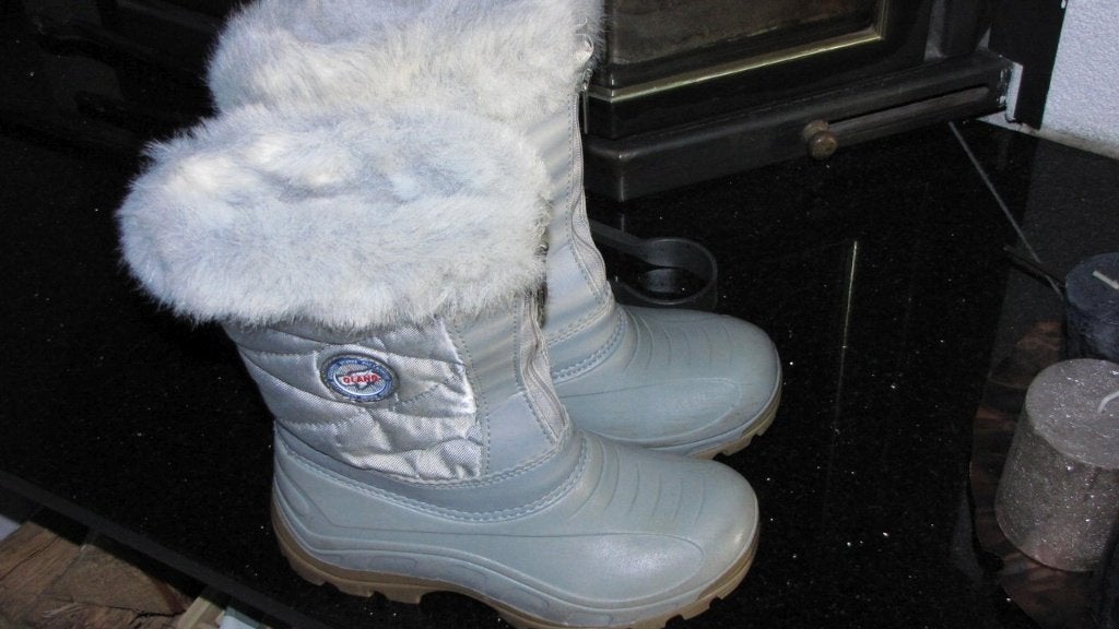 33-34 OLANG snowboots zilver, Meisje, Ophalen of Verzenden, Laarzen, Zo goed als nieuw