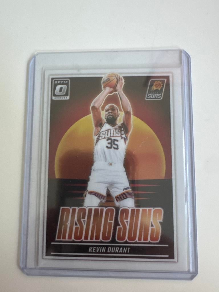 Kevin Durant Rising Suns NBA Kaart - Panini Optic 2024-25, Hobby en Vrije tijd, Verzamelkaartspellen | Overige, Ophalen of Verzenden