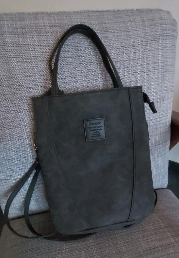 Tas diverse manieren te dragen. Rugzak,crossbodybag, handtas, Ophalen of Verzenden, Zo goed als nieuw, Grijs