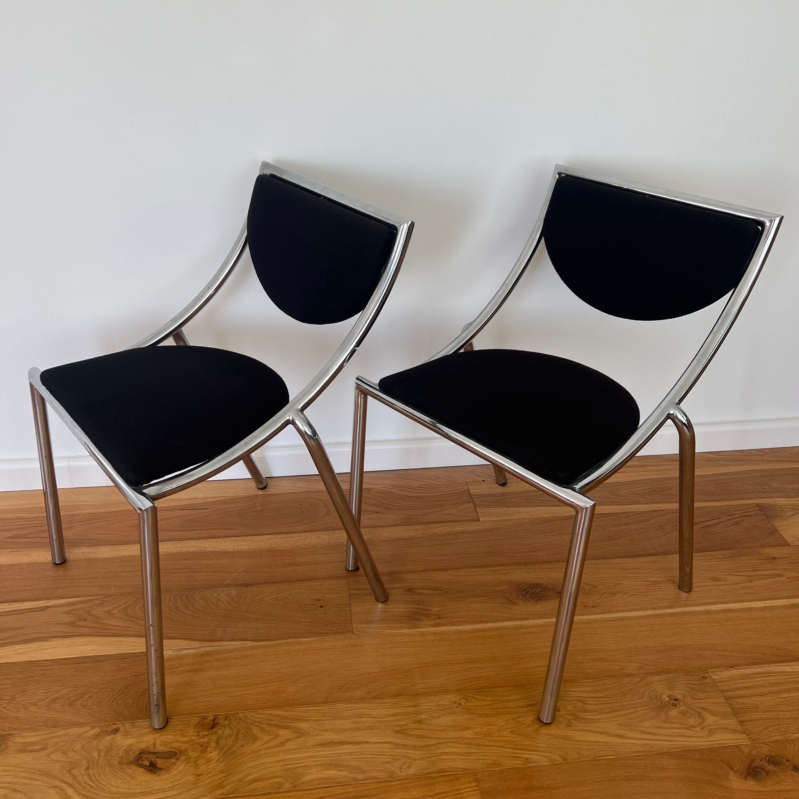 Vintage stapelbare Italiaanse buisframestoelen, Ophalen, Gebruikt, Twee, Zwart