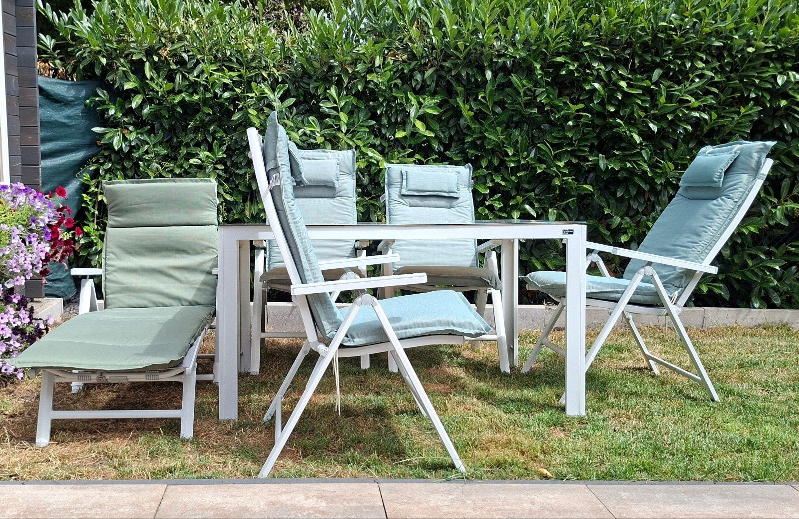Tuinset tafel vier stoelen ligbed kussens, Ophalen