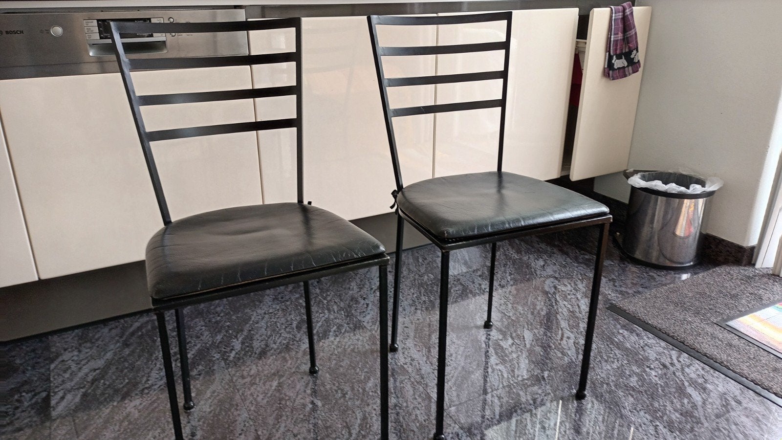 Vintage Bauhaus style stoelen, Ophalen, Zwart, Zo goed als nieuw, Metaal