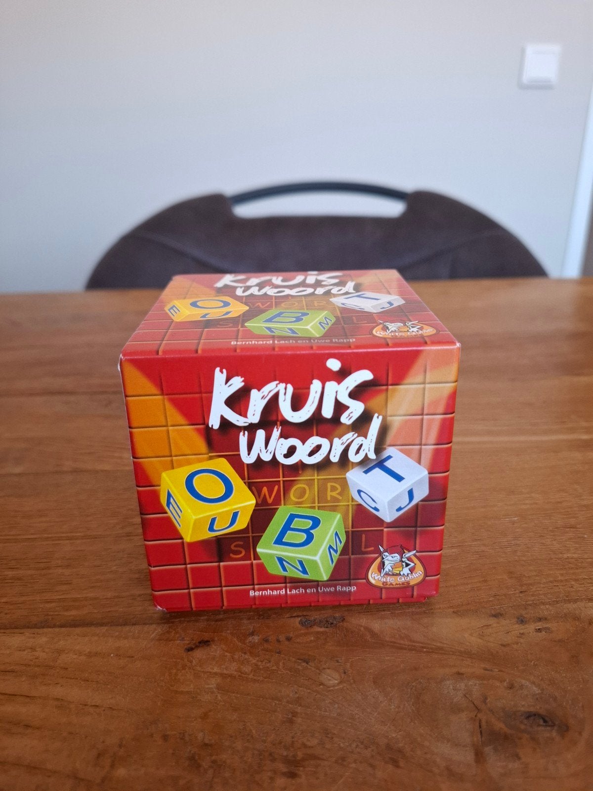 Kruiswoord dobbelspel - Zo goed als nieuw, Vijf spelers of meer, Ophalen of Verzenden, Zo goed als nieuw, White Goblin Games