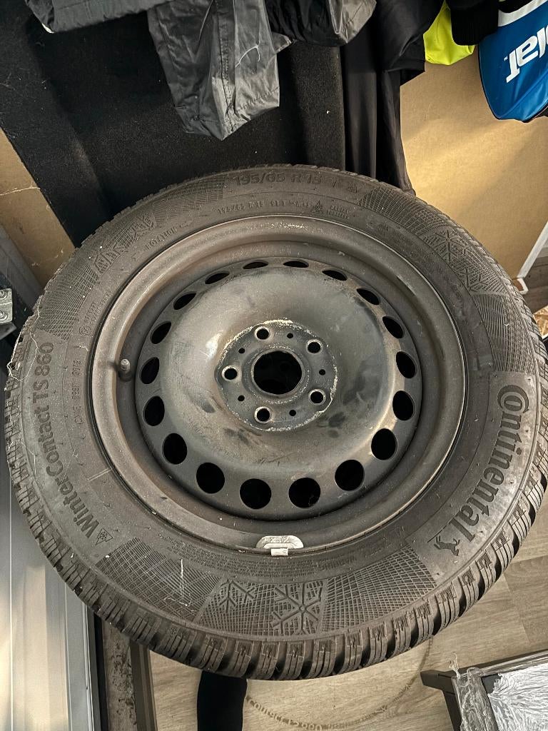 4x Continental Winterbanden op stalen velg 195/65 R15, Ophalen, 15 inch, Banden en Velgen, Winterbanden