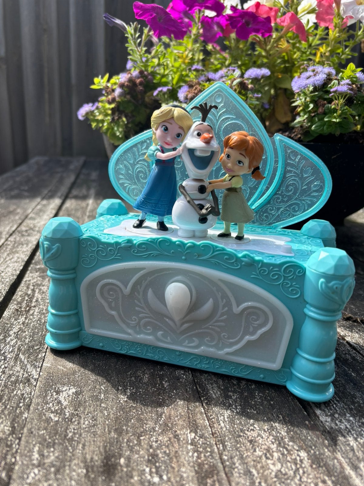 Frozen speeldoos sieraden doos poppetjes bewegen met muziek, Verzenden, Zo goed als nieuw