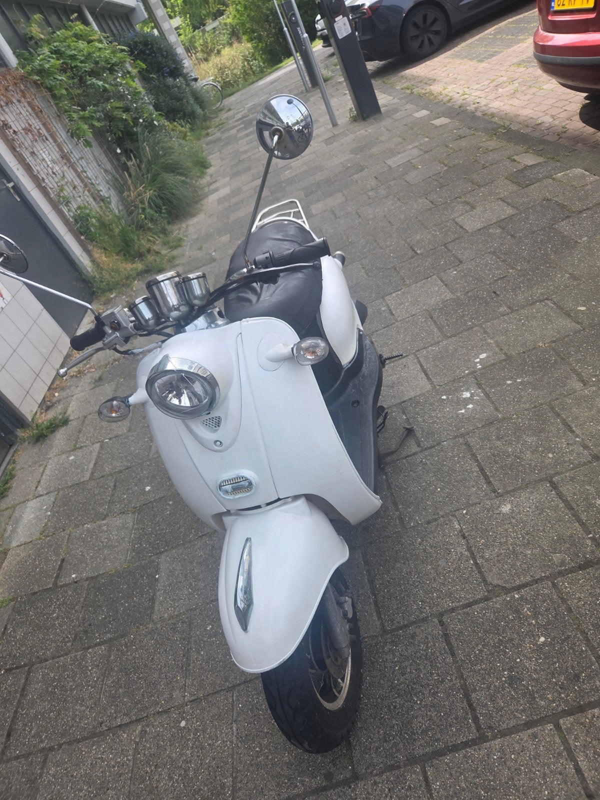 Witte scooter - start niert, Ophalen, Gebruikt, Benzine, Overige merken