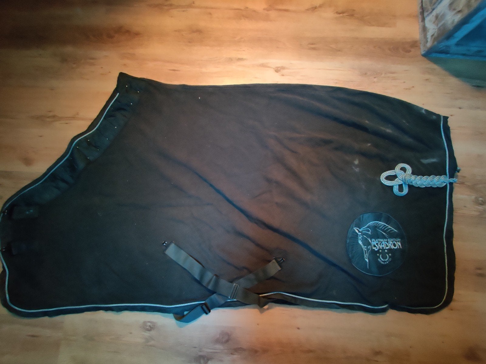 Eskadron Platinum Edition fleece deken 195 cm, Dieren en Toebehoren, Full (L), Zweetdeken, Ophalen of Verzenden, Zo goed als nieuw
