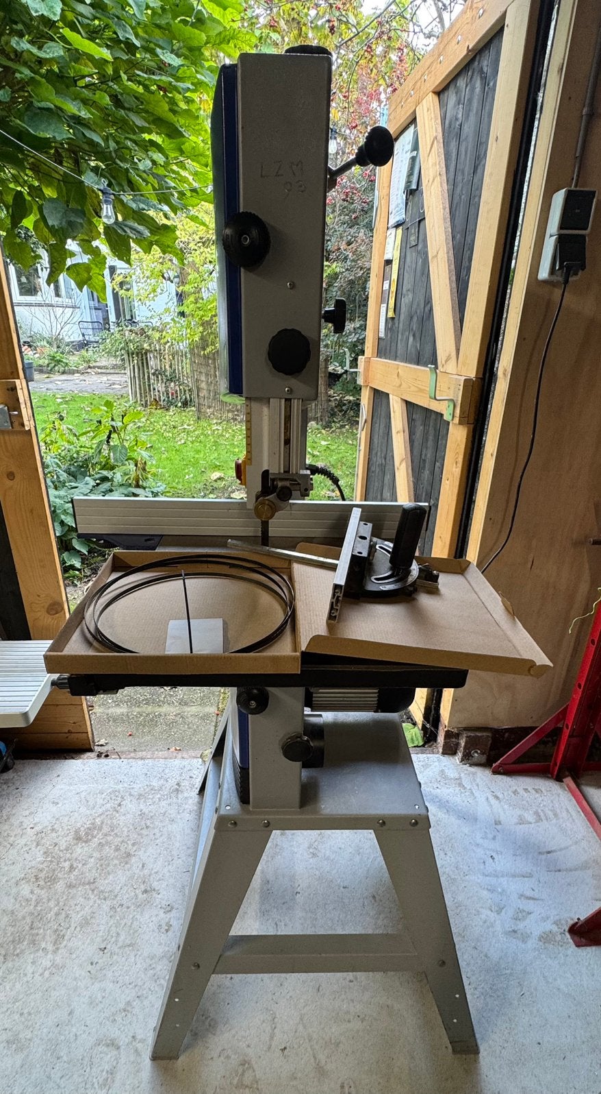 Lintzaag hout. Zaagmachine. Metabo. Lintzaagmachine., Ophalen, Gebruikt, 70 mm of meer, 600 tot 1200 watt