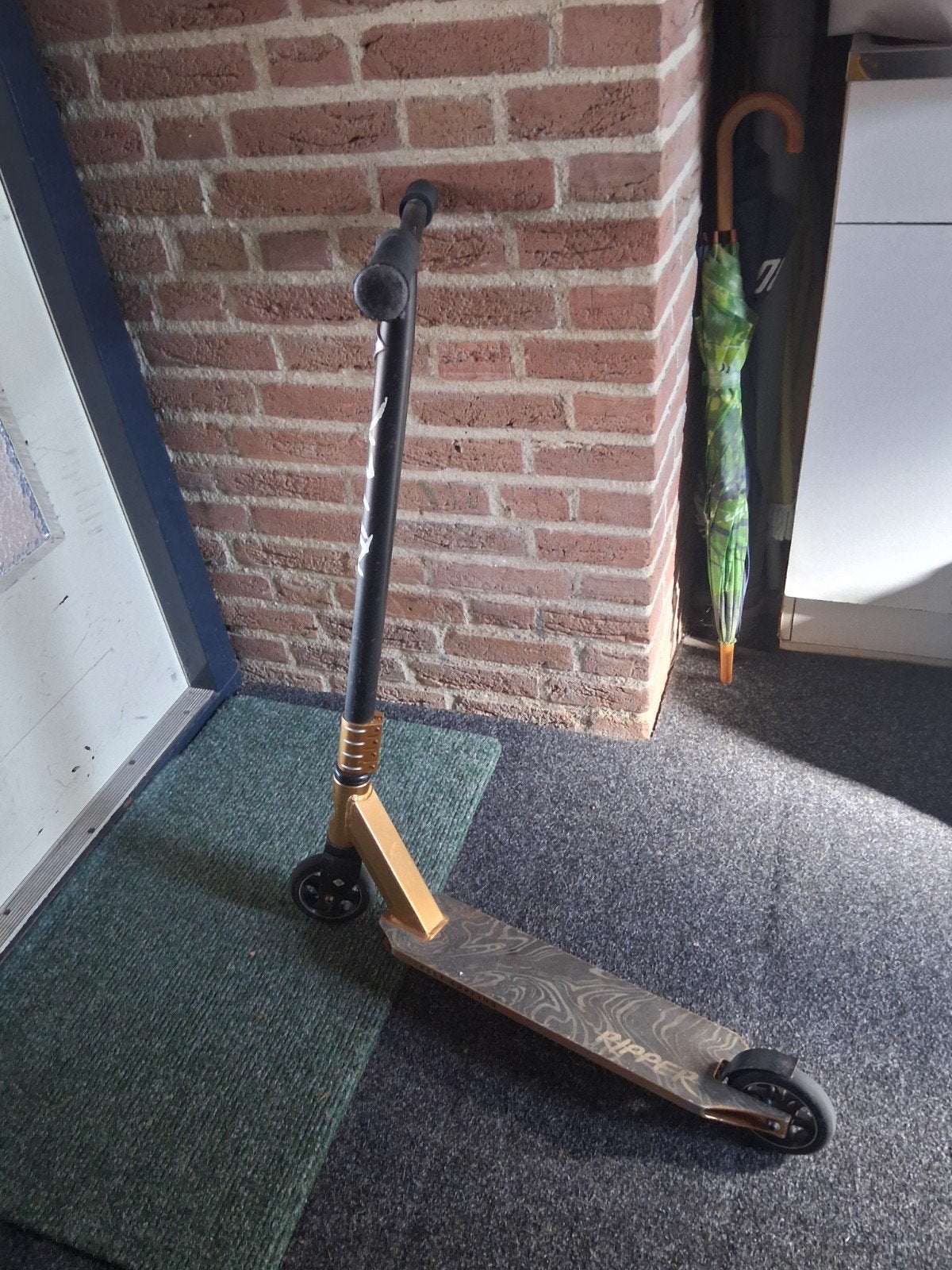 Coole Ripper Stuntstep (Zwart/Goud) – Perfect voor het skate, Fietsen en Brommers, Ophalen, Gebruikt, Gewone step