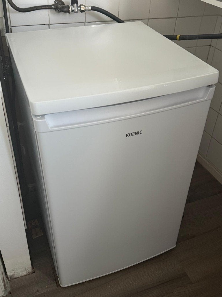Koenic mini-koelkast met vriesvakje (KFK 121 D W), Ophalen, Gebruikt, 45 tot 60 cm, Met vriesvak