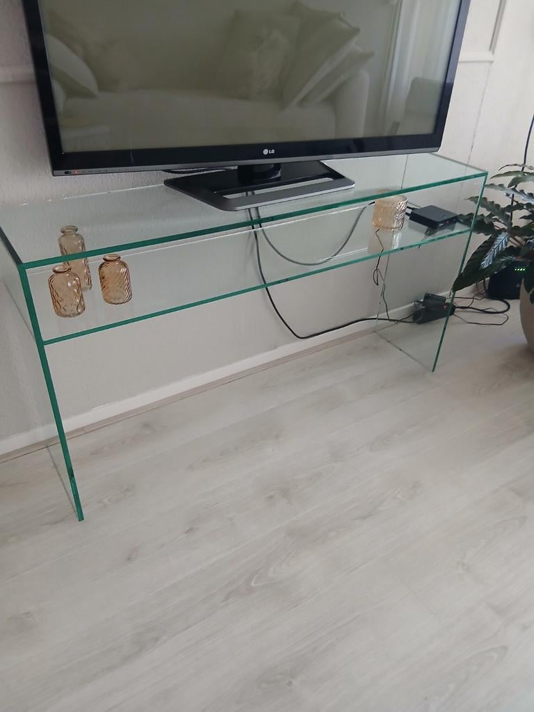 Glazen sidetable, Ophalen, 100 tot 150 cm, Zo goed als nieuw, 25 tot 50 cm