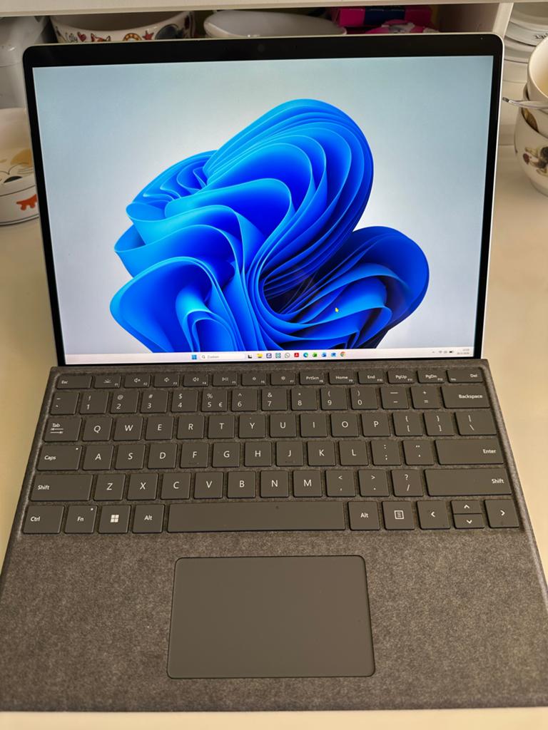 Microsoft Surface Pro 9 i5 8GB 256GB met accessoires, Ophalen, 2 tot 3 Ghz, Qwerty, 8 GB