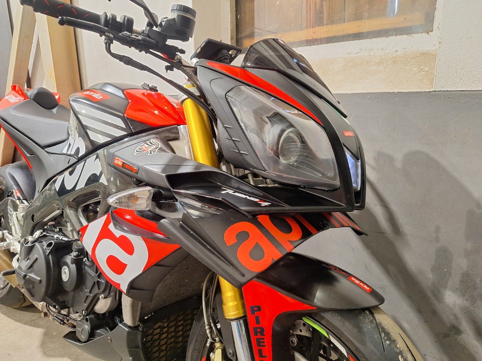 DIKSTE! Aprilia Tuono V4 APRC Hyper naked carbon RSV4 mt09, 4 cilinders, Naked bike, LED Verlichting, Particulier