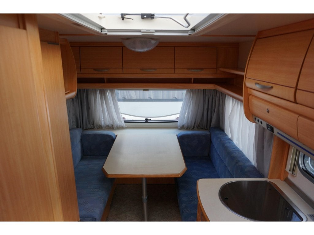 Fendt Saphir 410 TK Fietsenrek voor,Voortent, Caravans en Kamperen, Dwars-stapelbed, Ringverwarming, Bedrijf, 750 - 1000 kg
