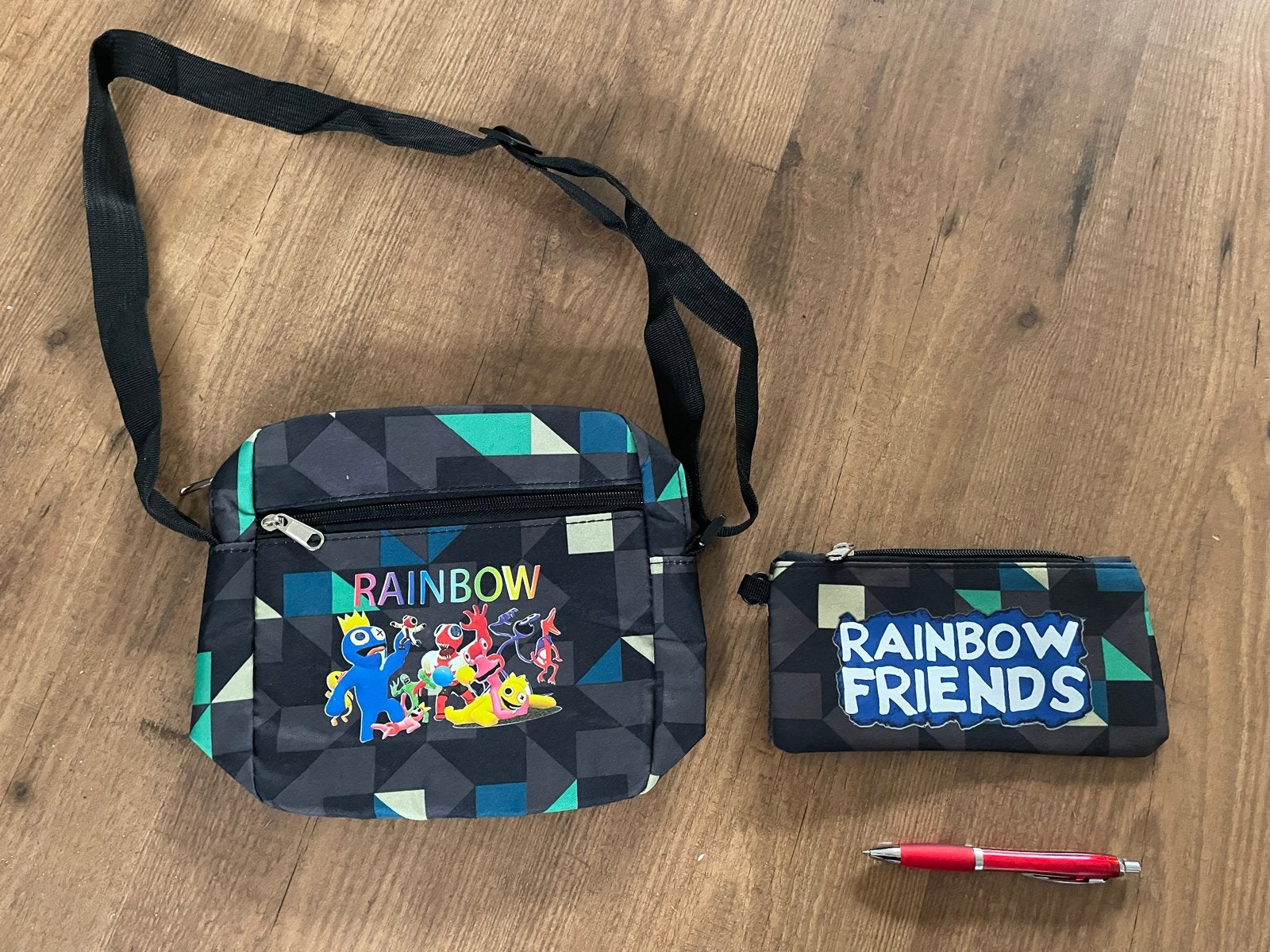 Rainbow Friends schoudertasje en etui, Ophalen of Verzenden, Gebruikt