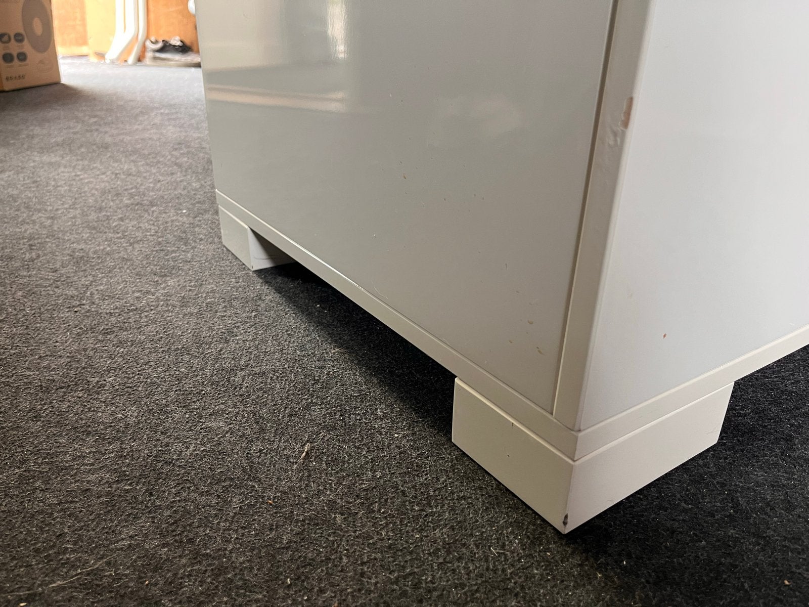 Wit hoogglans babybedje en commode, Ophalen, Gebruikt, 50 tot 70 cm, 100 cm of meer