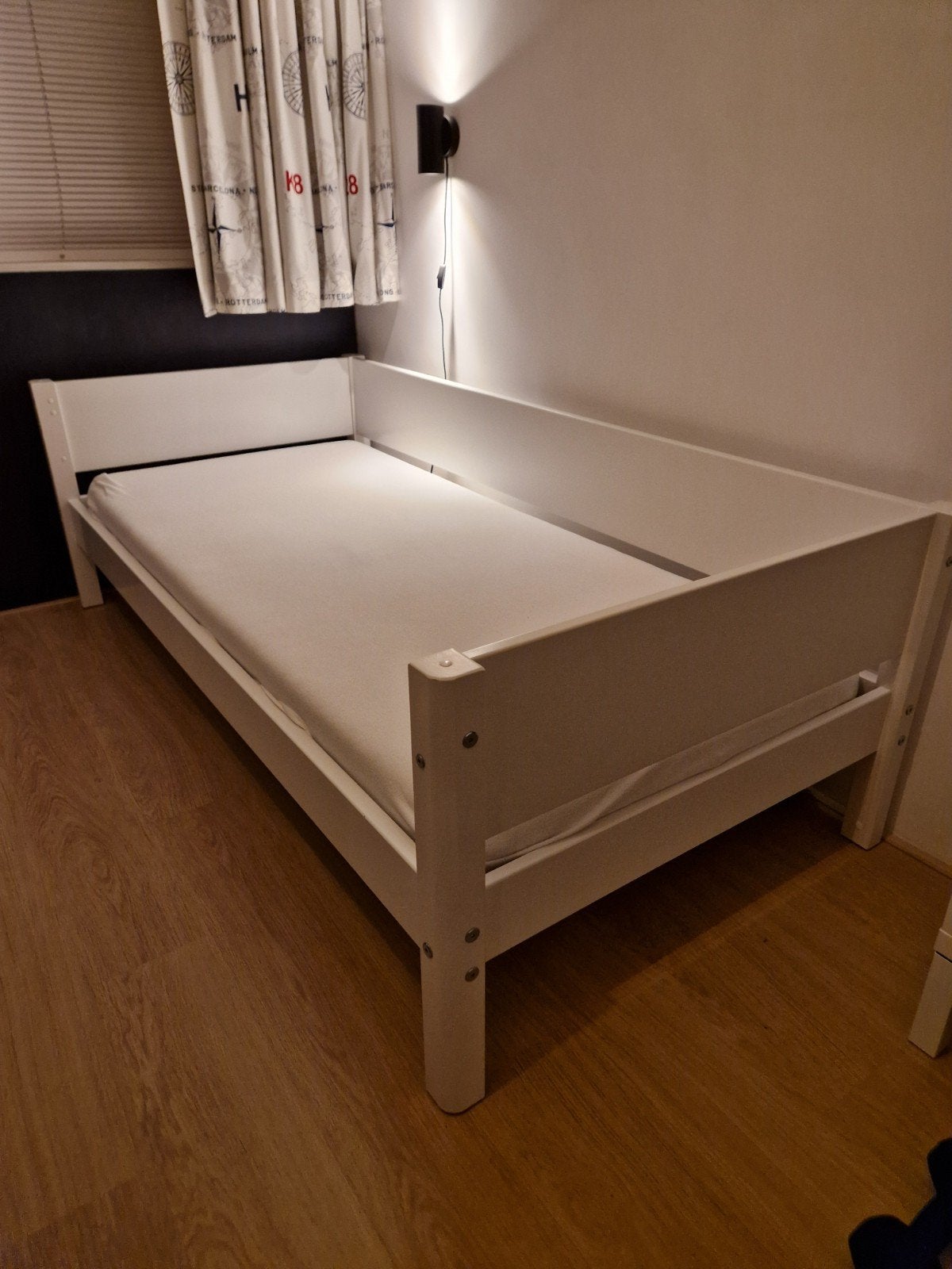Wit bed met lattenbodem (zonder matras), Ophalen, Gebruikt, 90 cm, Eenpersoons