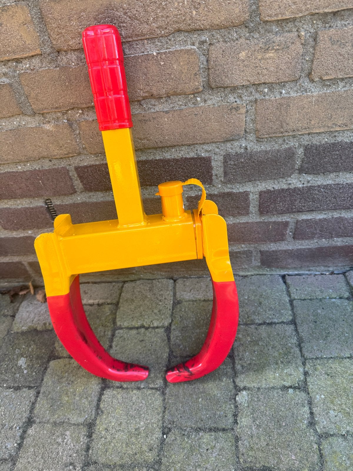 Wielklem / Parkeerklem - Geel/Rood, Ophalen, Gebruikt