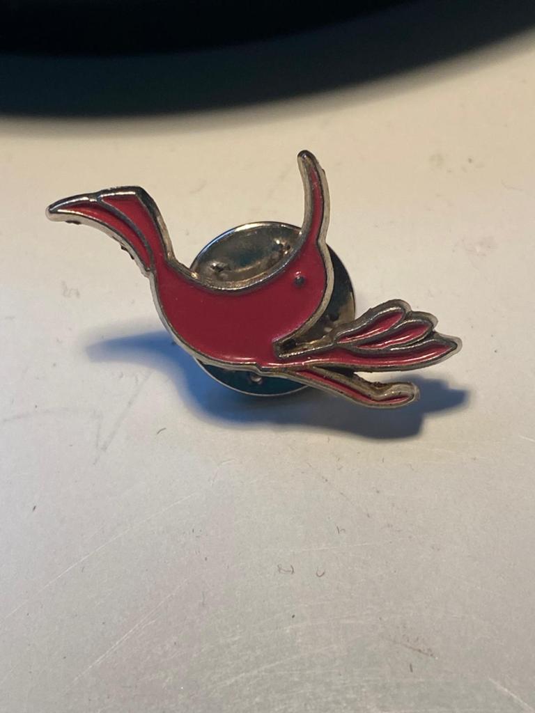 2 leuke speldjes: vogel en zebra, Verzamelen, Ophalen of Verzenden, Gebruikt, Dier of Natuur, Speldje of Pin