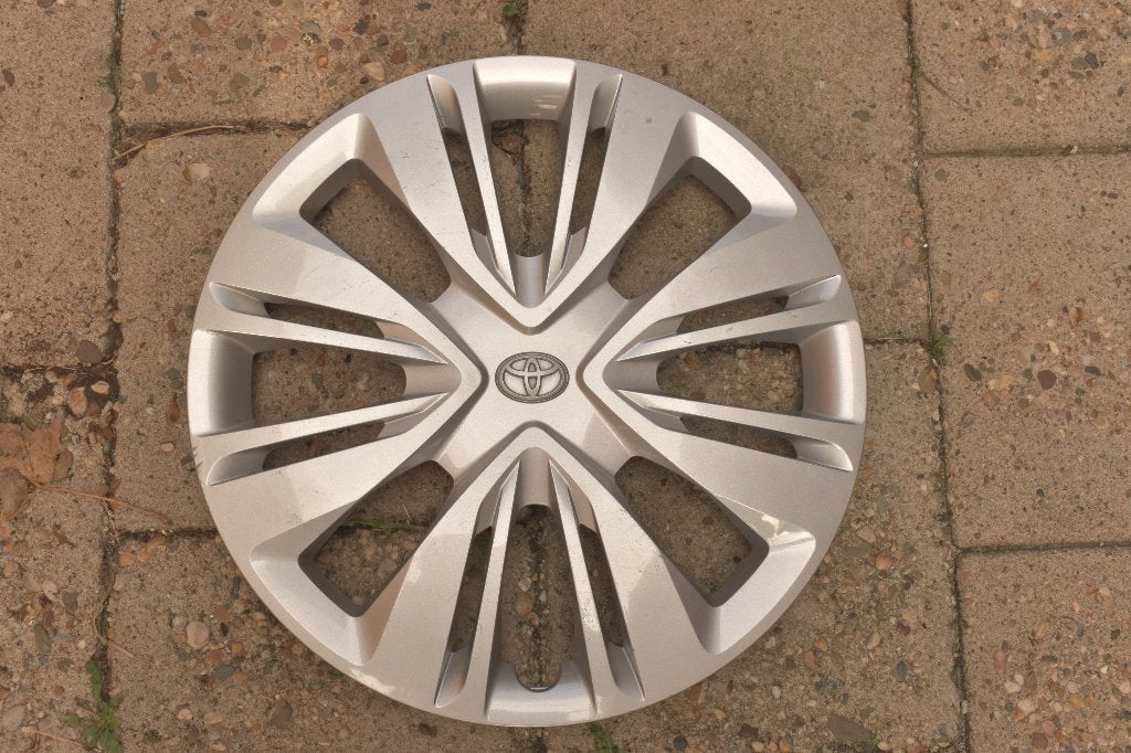 1 losse originele wieldop Toyota Aygo 17 inch, Auto diversen, Wieldoppen, Ophalen of Verzenden, Gebruikt