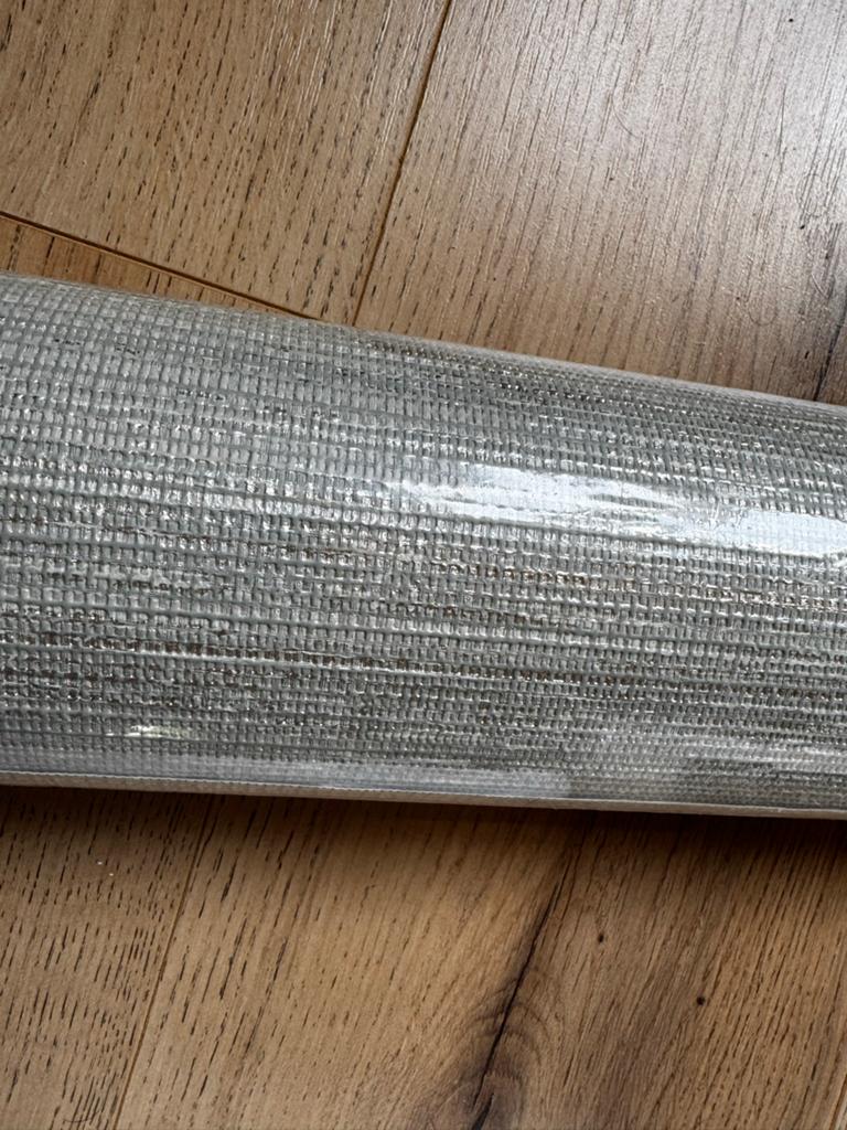 Nieuw behang: 3 rollen geometrisch, 1 rol structuur, Huis en Inrichting, Stoffering | Behang, Grijs, 10 tot 25 m², Ophalen of Verzenden