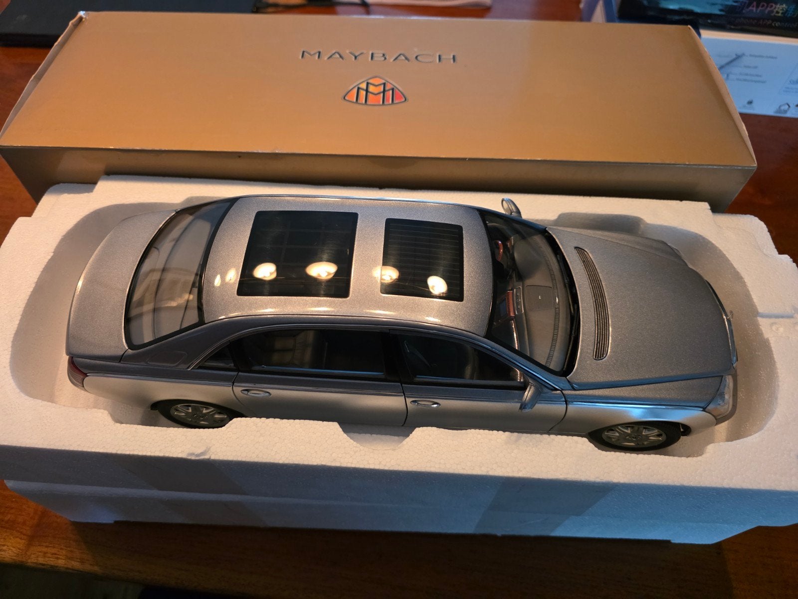 Maybach schaalmodel 1:18 in originele doos, Ophalen of Verzenden, Nieuw