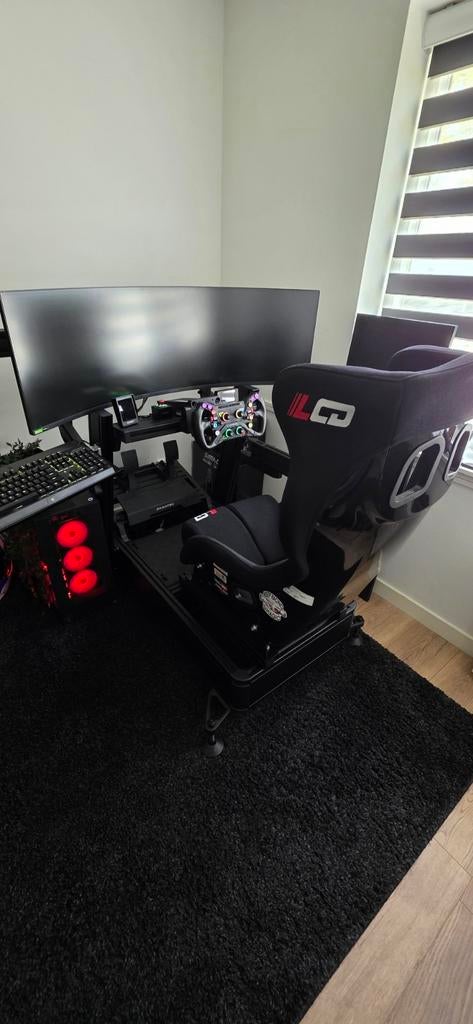 Complete race simulator: Simlab P1X Pro,Simagic alpha 23nm, Spelcomputers en Games, Spelcomputers | Overige, Ophalen, Zo goed als nieuw