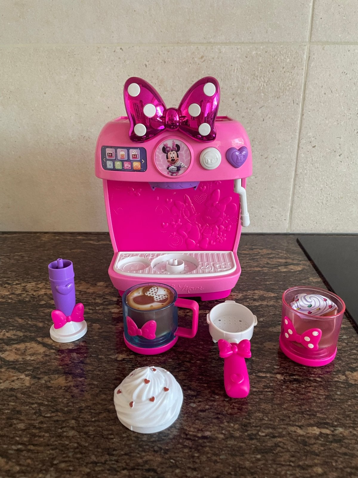 Minnie Mouse speelgoed koffiezetapparaat met accessoires, Ophalen, Gebruikt, Meisje
