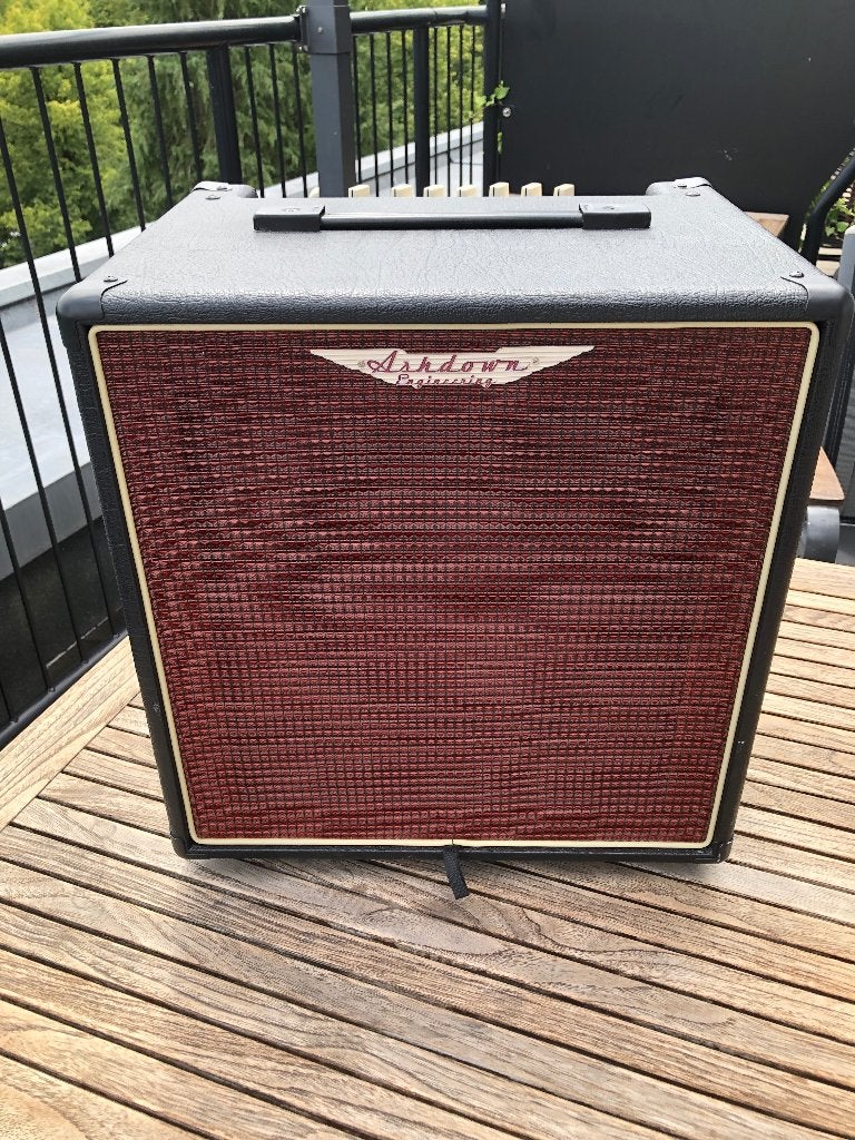 Ashdown AAA-60 basgitaarversterker, Ophalen, Zo goed als nieuw, Basgitaar, 50 tot 100 watt