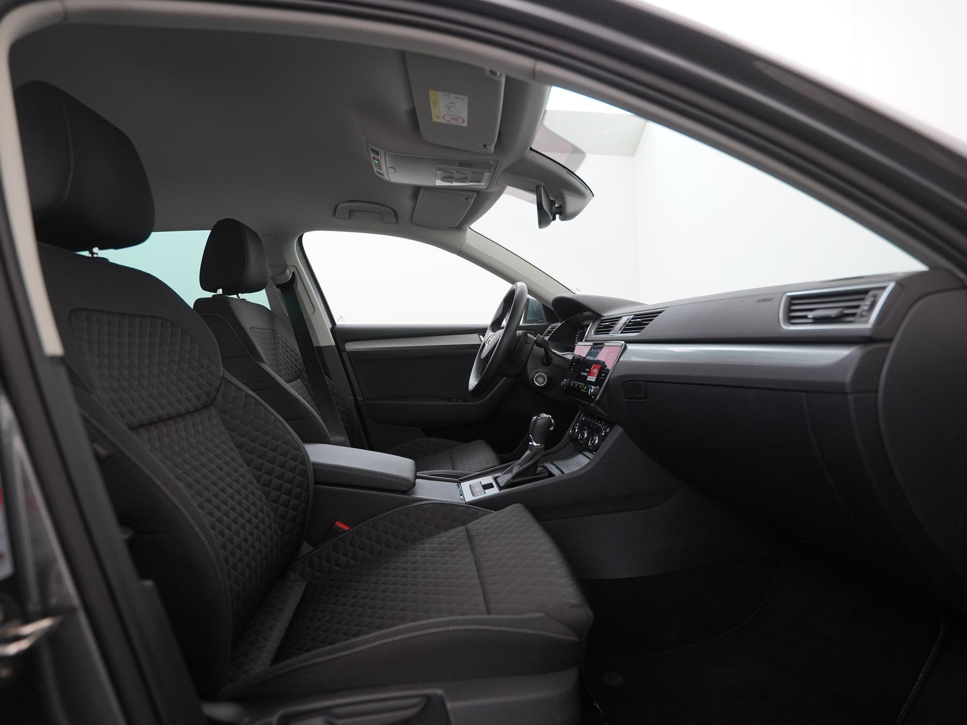 Skoda Superb Combi 1.4 TSI iV Ambition | Trekhaak | Virtual, Auto's, Stof, Hybride Elektrisch/Benzine, 1600 kg, 13 kWh