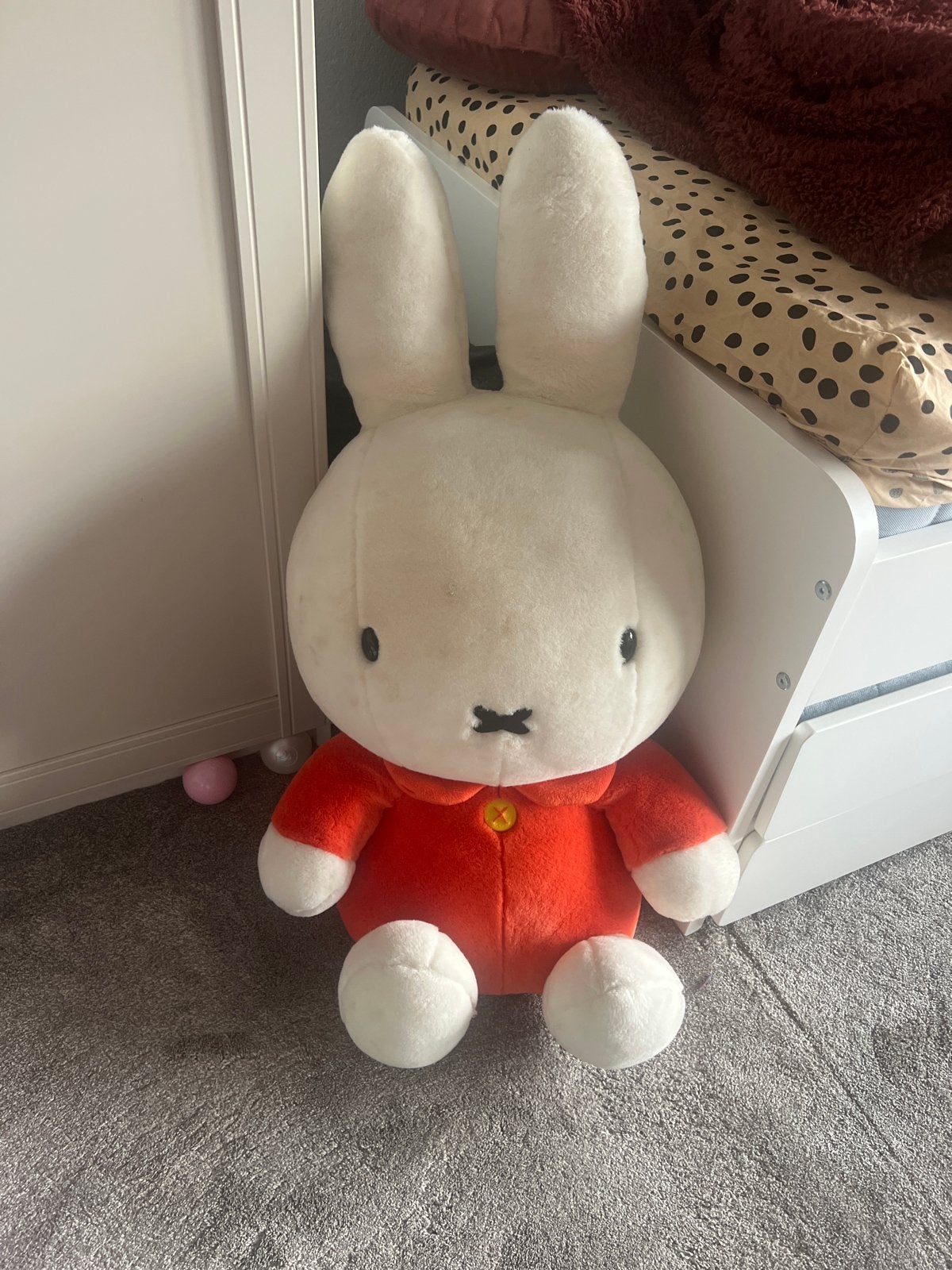 Grote Nijntje knuffel met rood jurkje, Konijn, Nijntje, Ophalen of Verzenden, Zo goed als nieuw