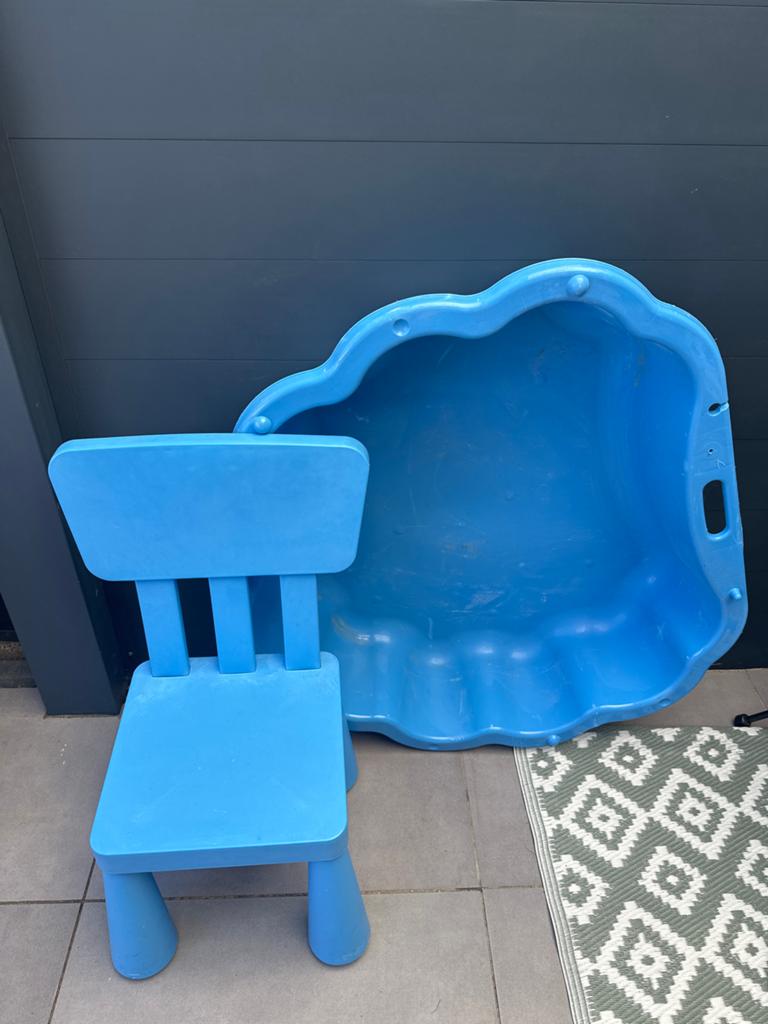 Zandbak schelp en kinderstoel blauw, Ophalen, Gebruikt
